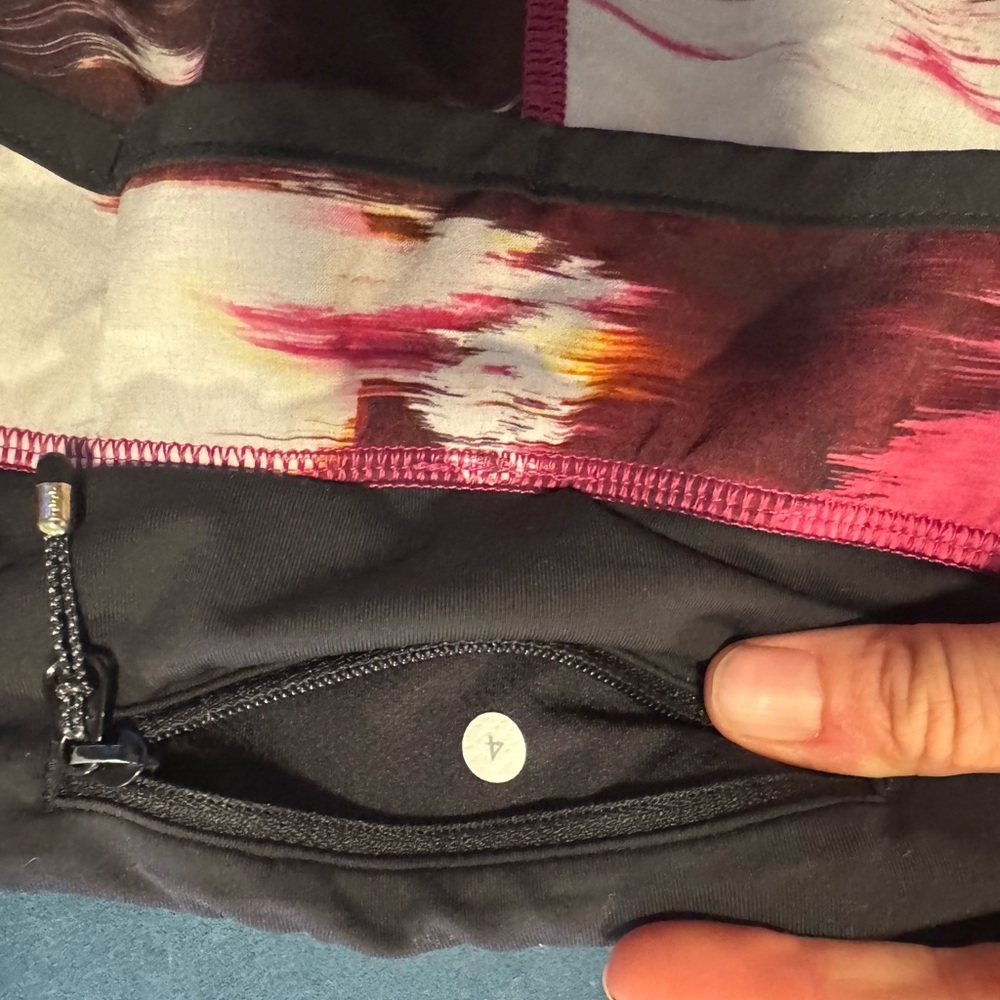 Bundle of 5 Lululemon “Speed Up” 2.5” shorts - Picture 14 of 16